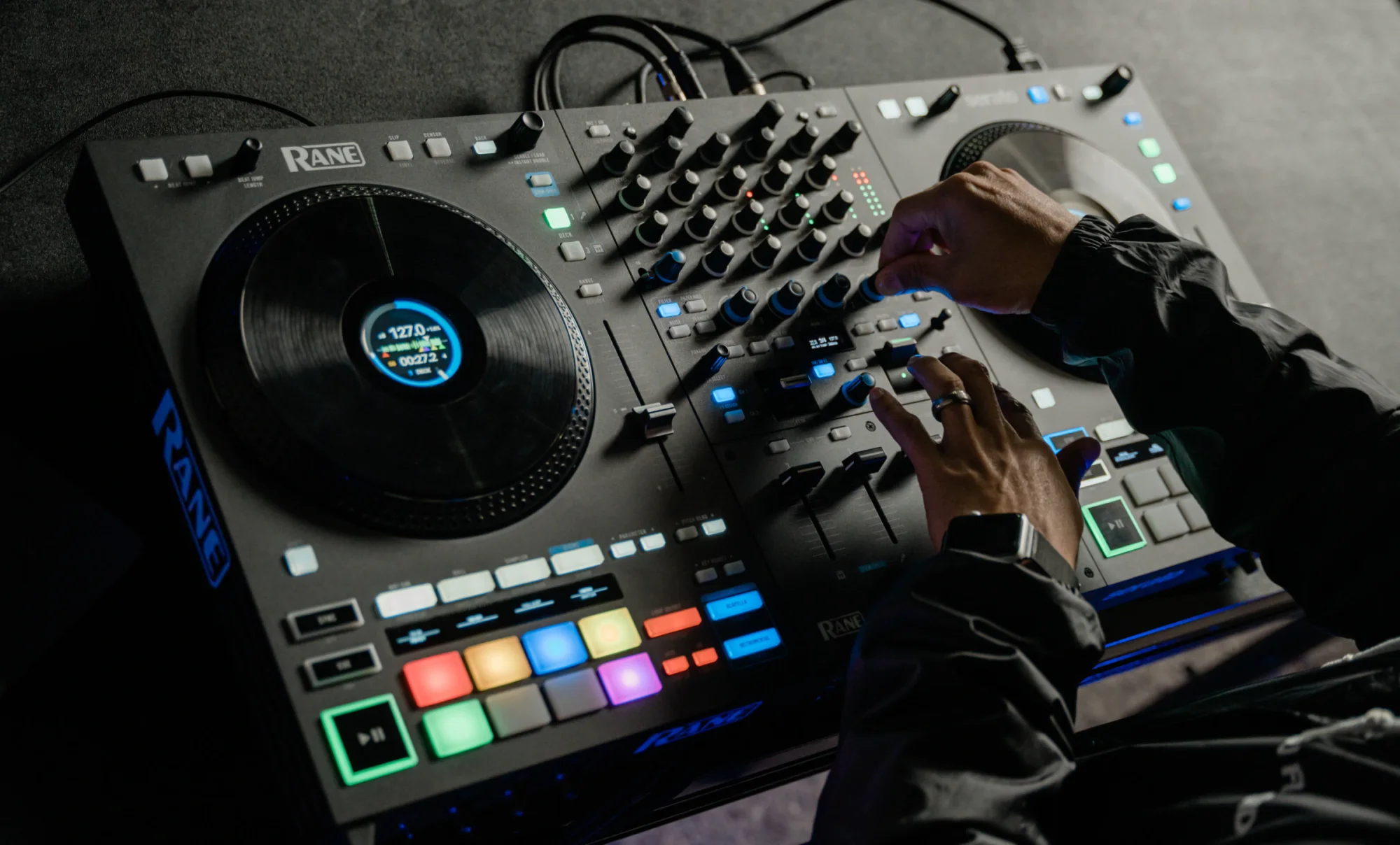 Rane four ban dj 4 kenh cong nghe cao (1)