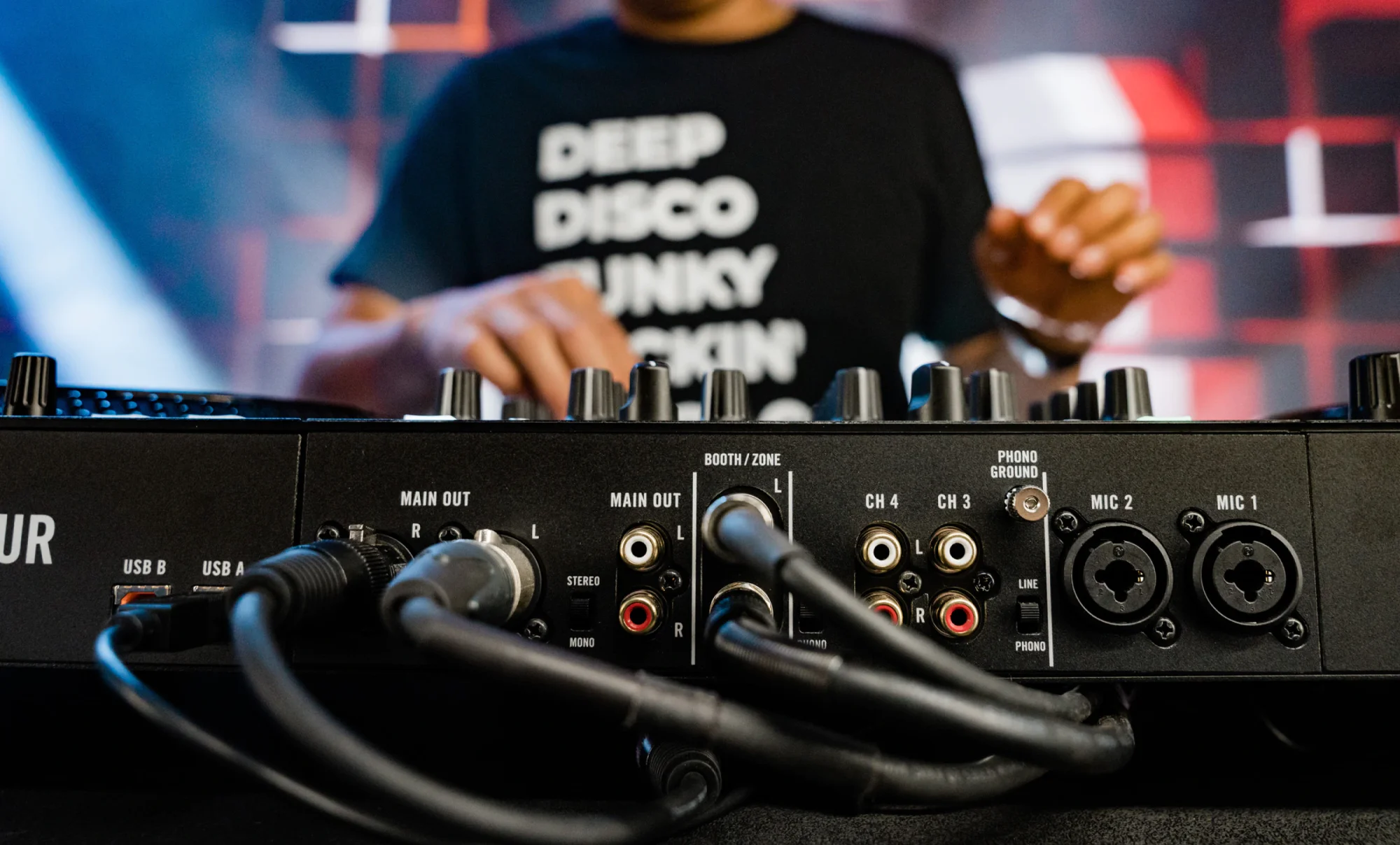 Rane four ban dj 4 kenh cong nghe cao (6)