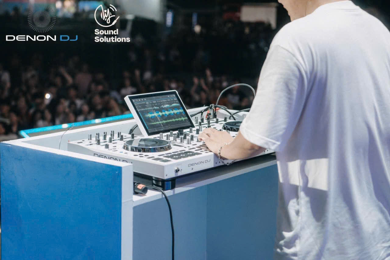 Denon DJ prime 4+ Lee King