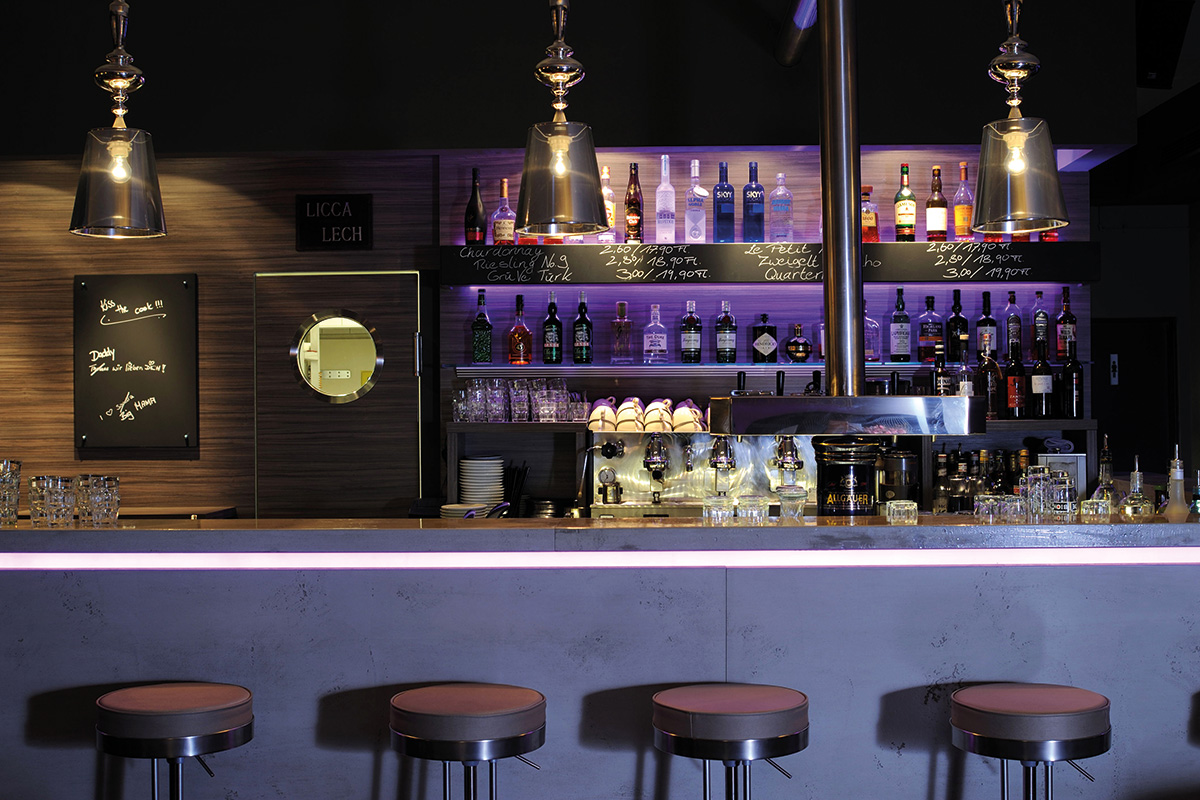 Bar / Lounge