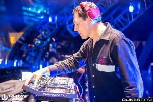 Cách chơi một set nhạc trong thời gian hơn 5 tiếng