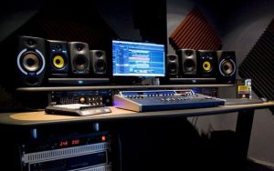 Làm thế nào để lựa chọn loa kiểm âm phù hợp nhất?