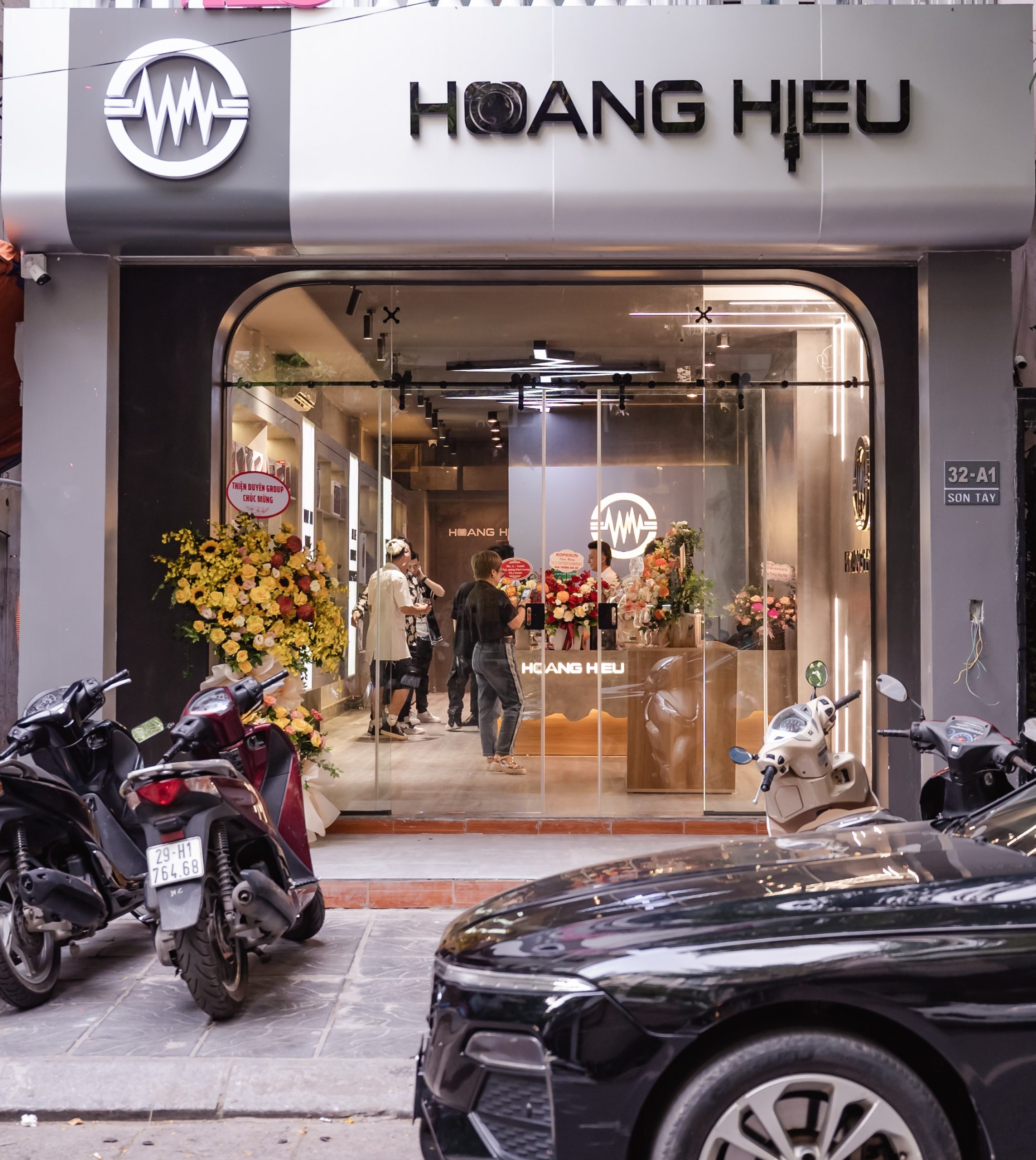 Mặt tiền hoàng hiếu
