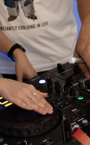 Những phương pháp để học chơi DJ hiệu quả và thành công