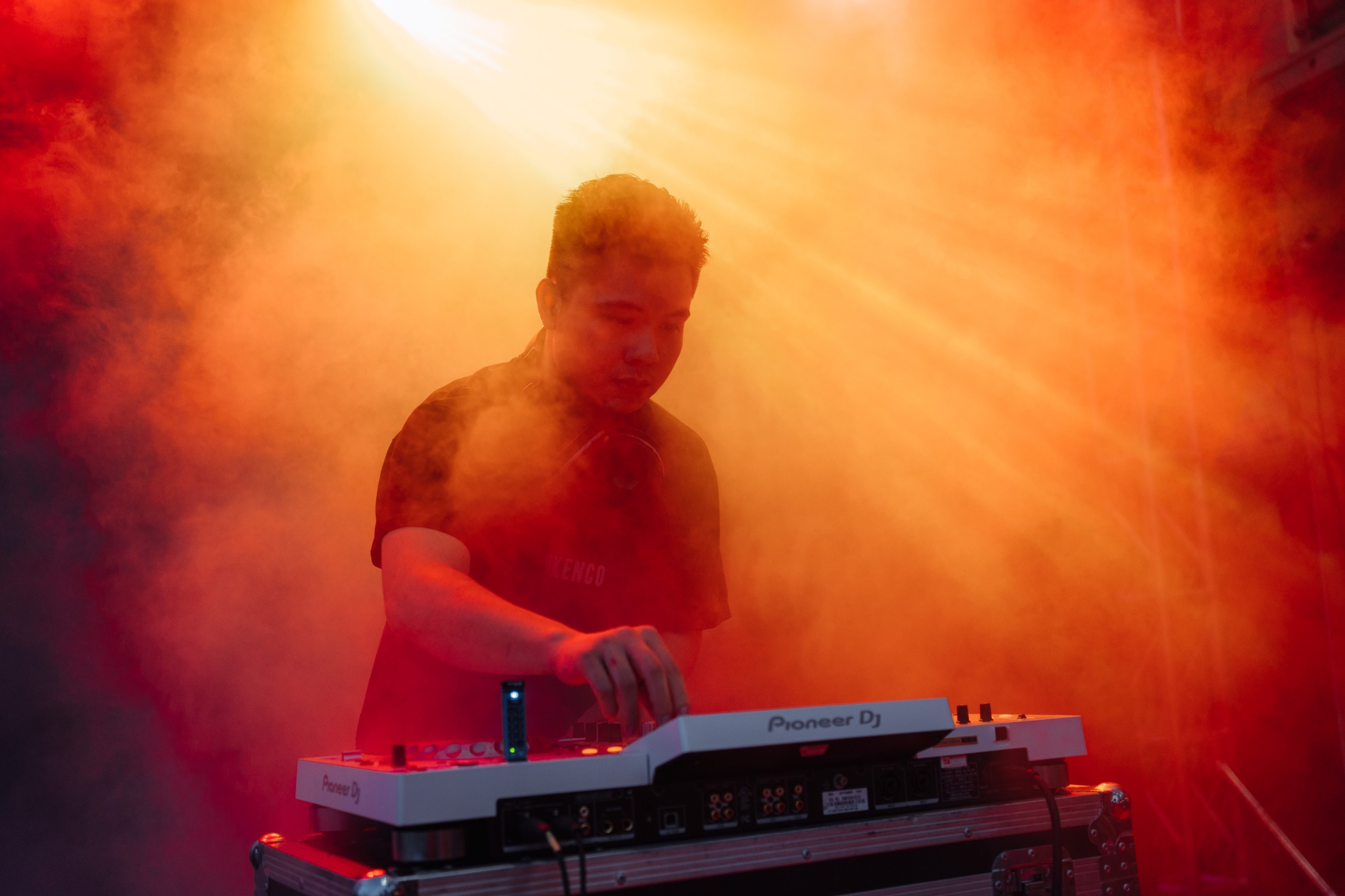 Thời gian để trở thành DJ chuyên nghiệp