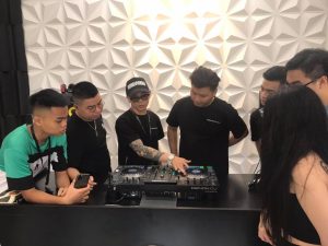 TRIỆU MUZIK Trong WORKSHOP DENON DJ PRIME 2 TẠI STUDIO CỦA DJ