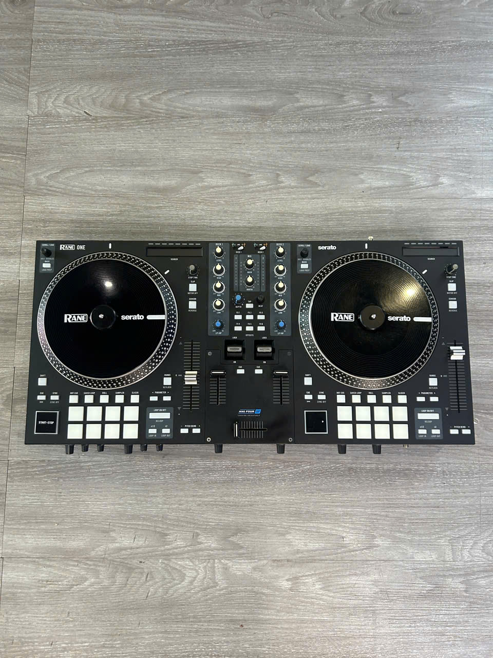 Bàn DJ Controller Rane One