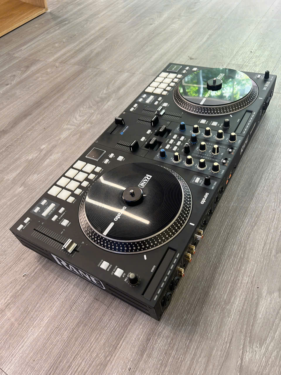 Bàn DJ Controller Rane One