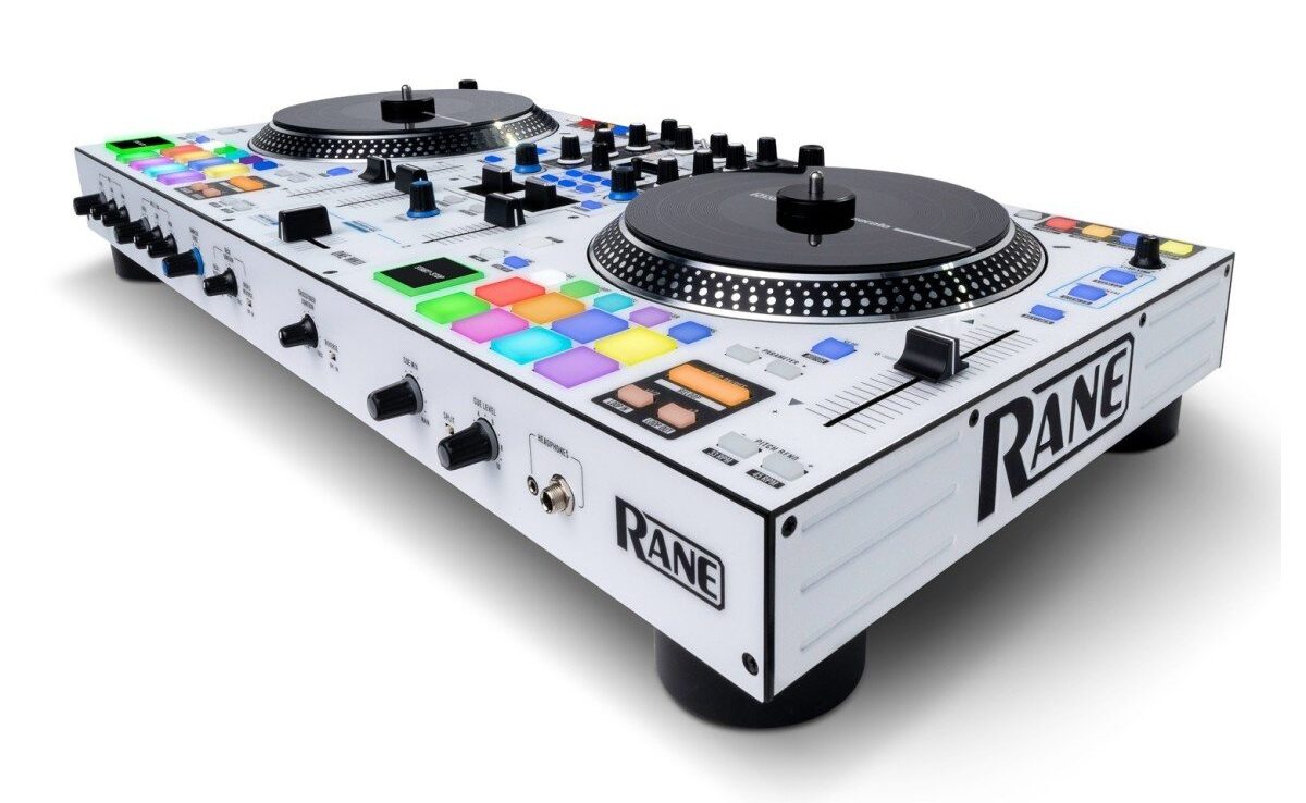 ban-dj-controller-rane-one-2