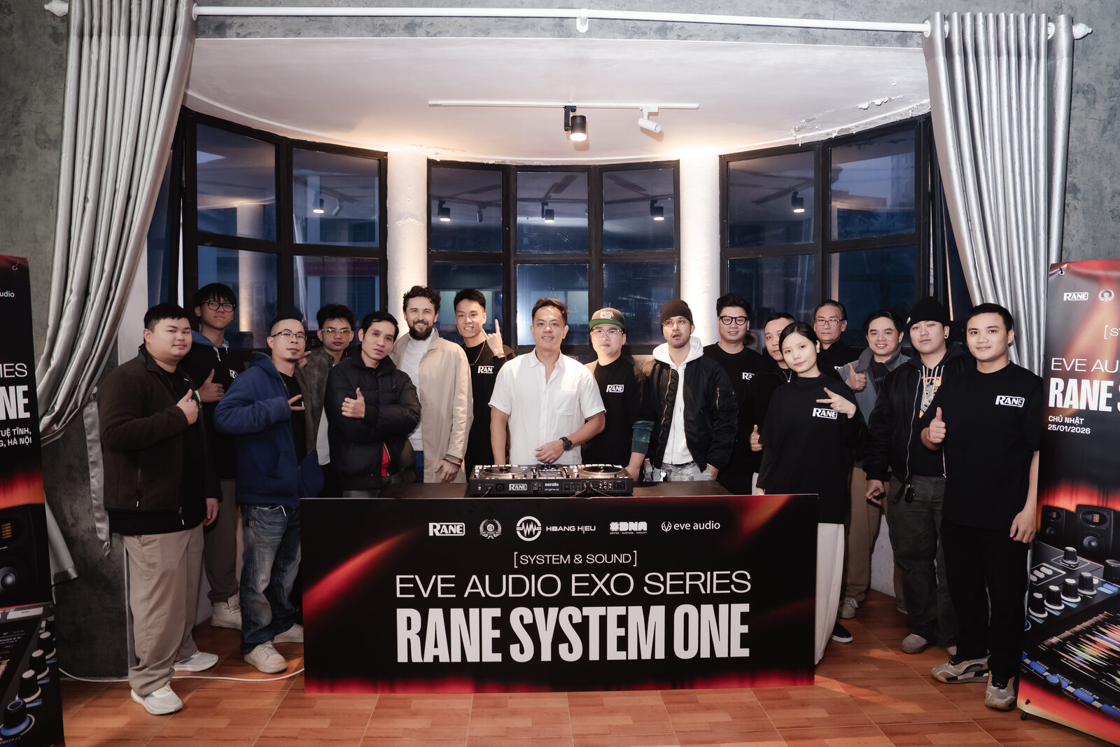 Ảnh chụp tập thể sự kiện RANE SYSTEM ONE tại Hà Nội
